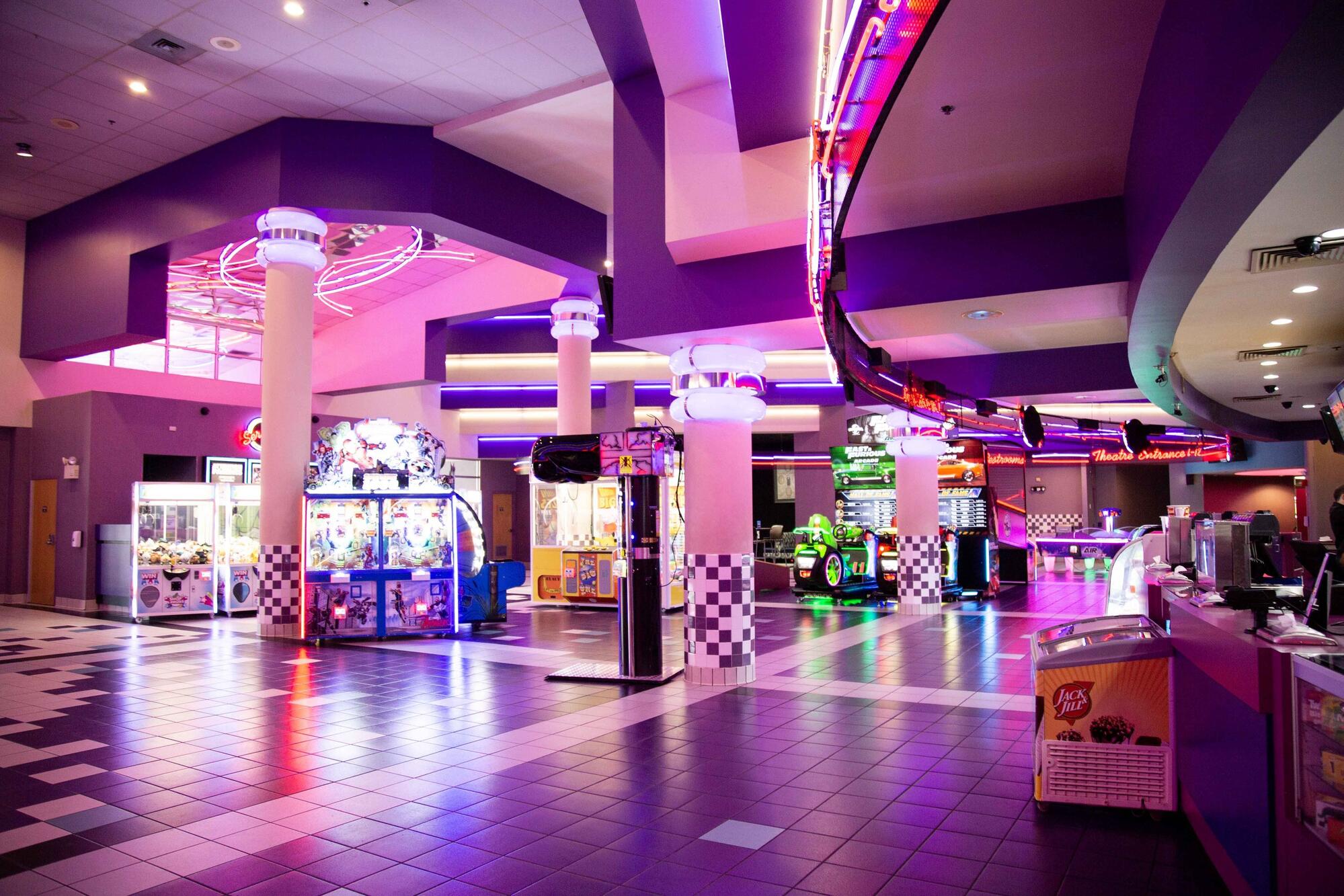 lobby interior of Oaks Center Cinema